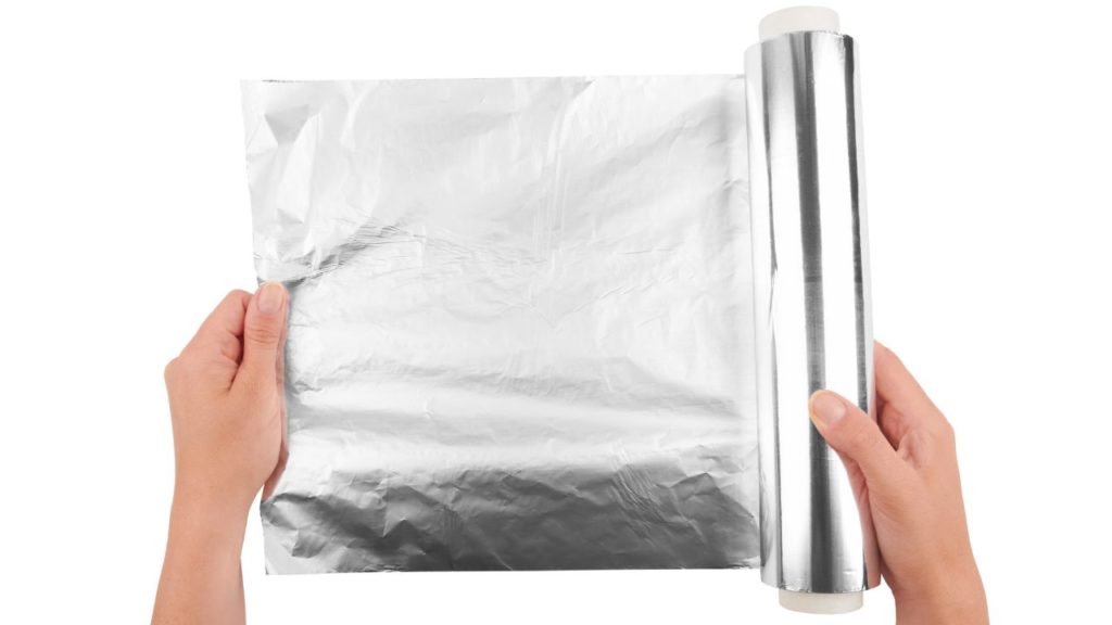 火花の正体は？電子レンジとアルミホイルの仕組み