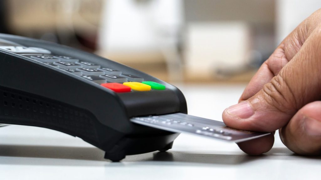 自動で貯まる仕組みの要：楽天カードの活用法