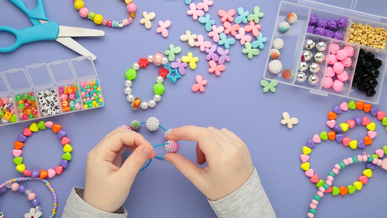 ビーズアクセサリー作り